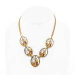 14K Női arany nyakék 5 db Szűz Mária porcelán medállal