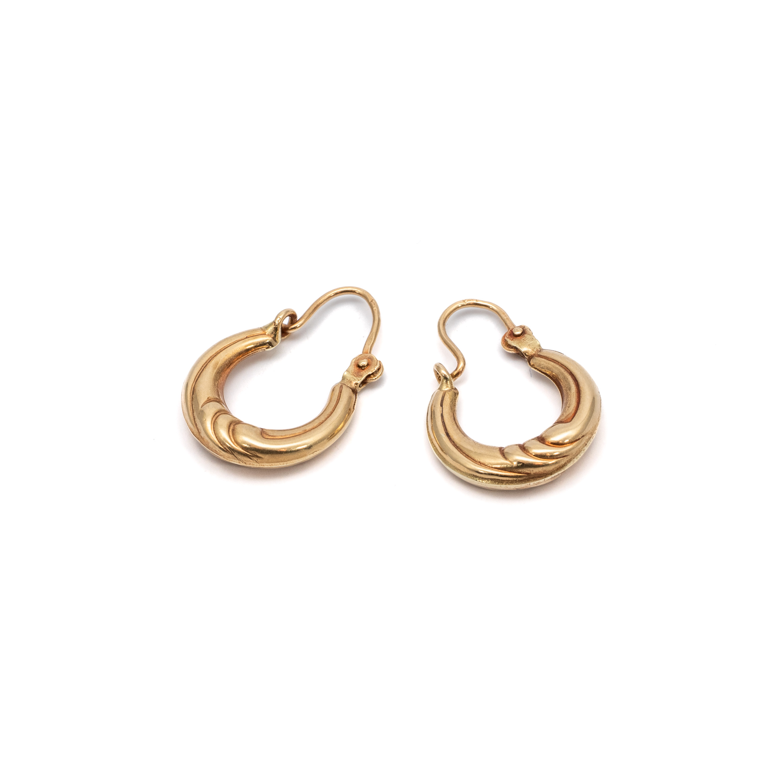 14k noi arany csavart karika fulbevalo 84220 14k noi arany csavart karika fulbevalo 84220