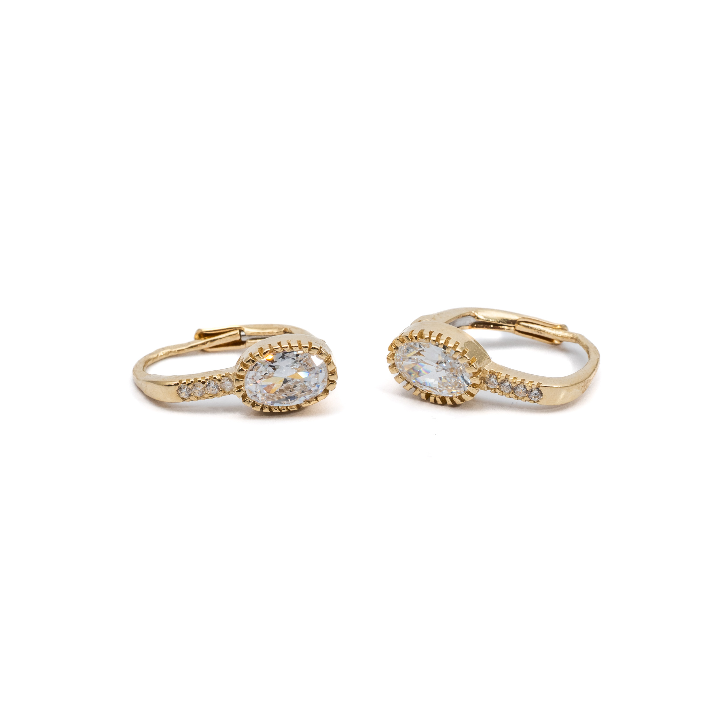 14k noi arany ovalis koves fulbevalo 84500 14k noi arany ovalis koves fulbevalo 84500